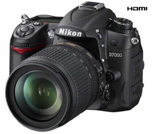 Nikon D7000 + 18-200mm