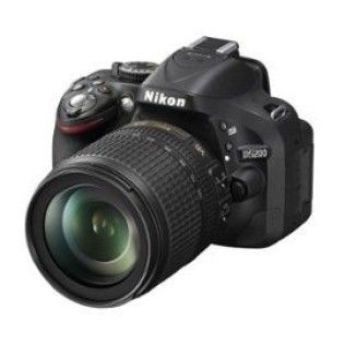 Nikon D5200 (Black) + 18-105mm