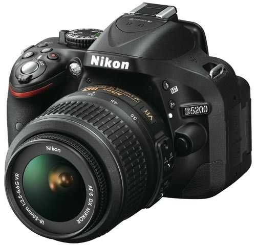 Nikon D5200 (Black) + 18-55mm