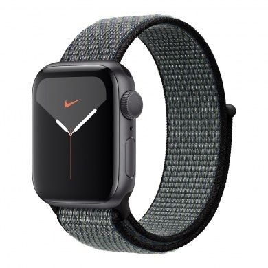 Apple Watch Series 4 Nike+ GPS 40mm aluminium gris boucle sport noir